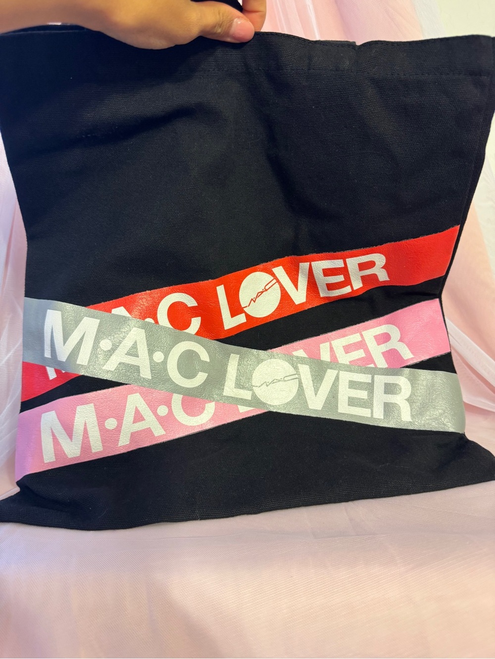 👜[🌸like New]MAC Cosmetics Black Tote with Red, Pink and Silver 'MAC LOVER'